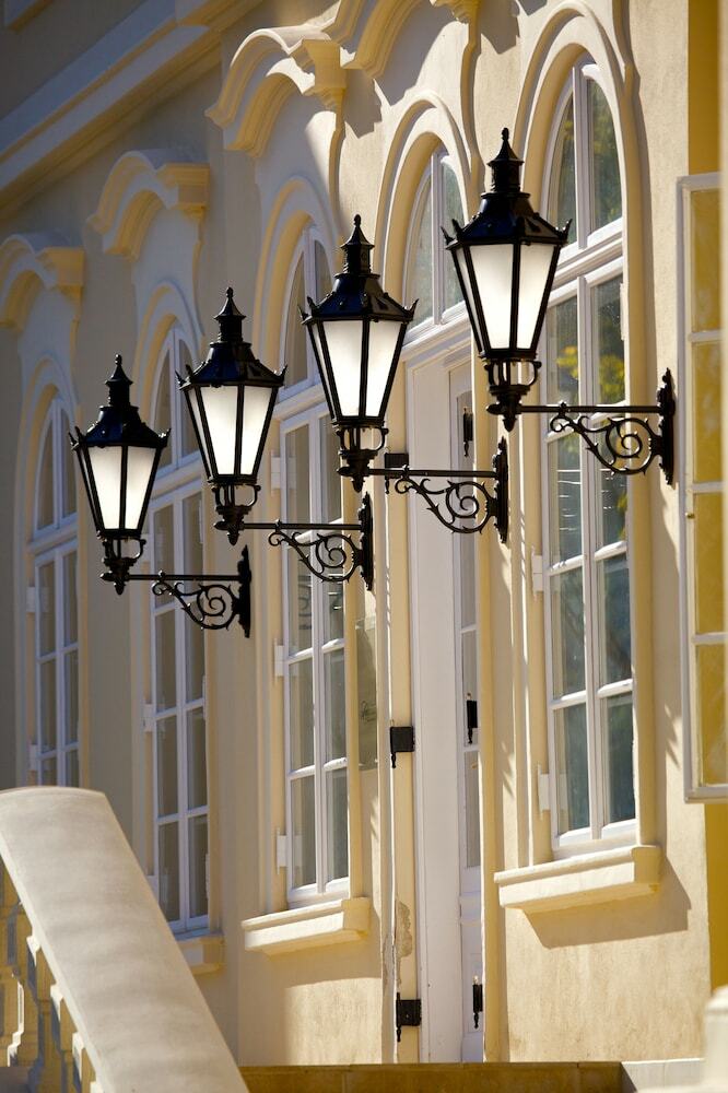 La Contessa Castle Hotel