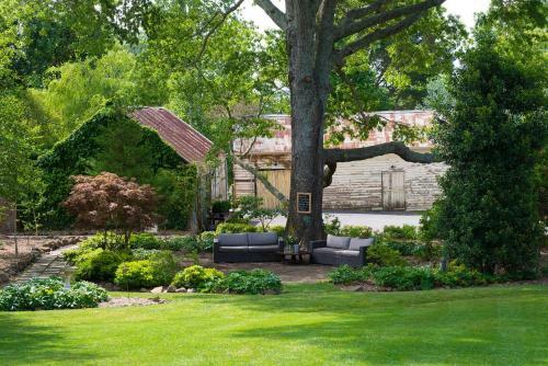 Hotel Peppers Manor House