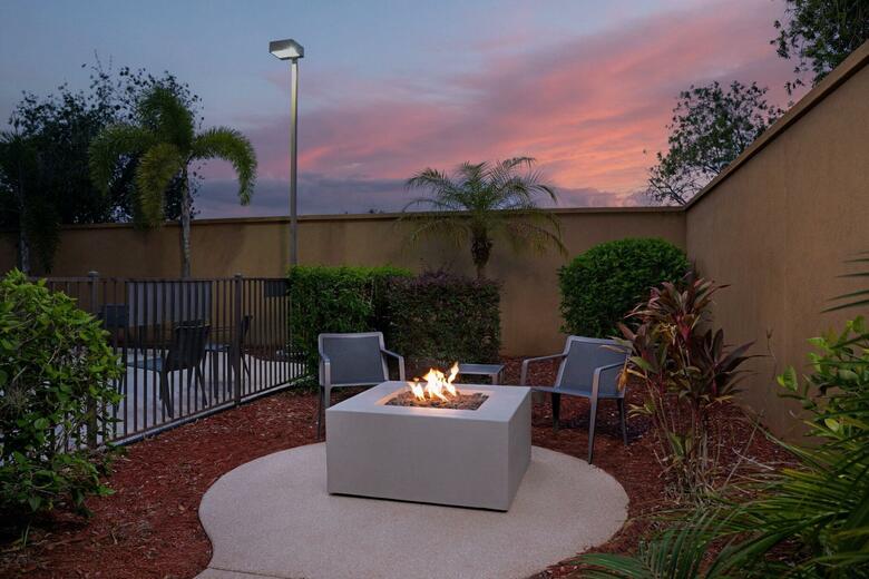 Hotel Courtyard Lakeland