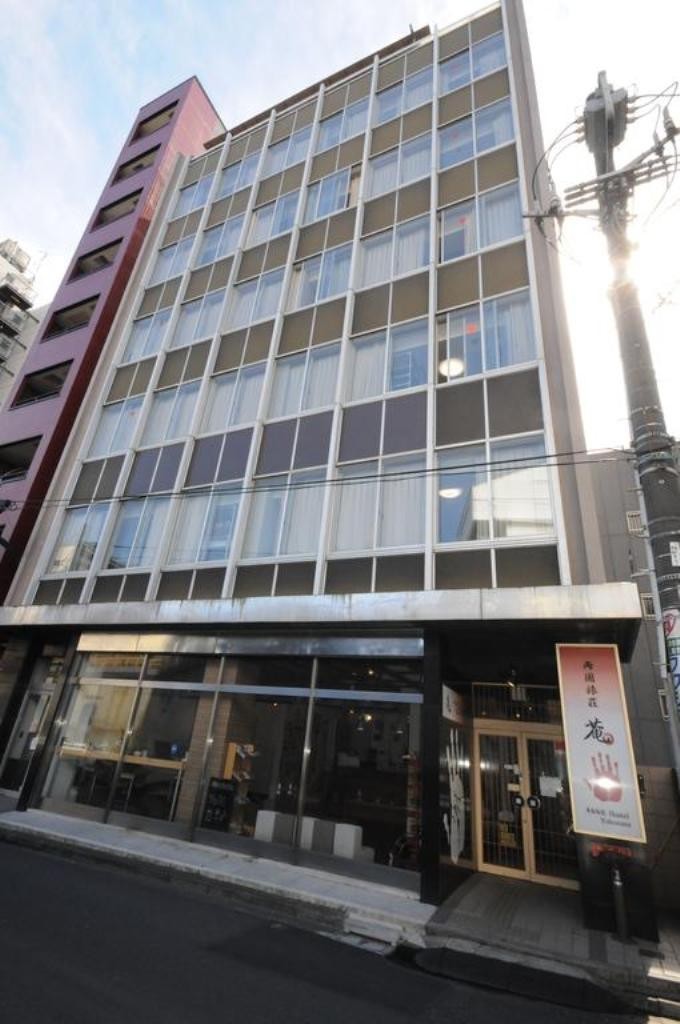 Anne Hostel Yokozuna