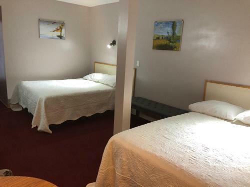 Voyageur Motel