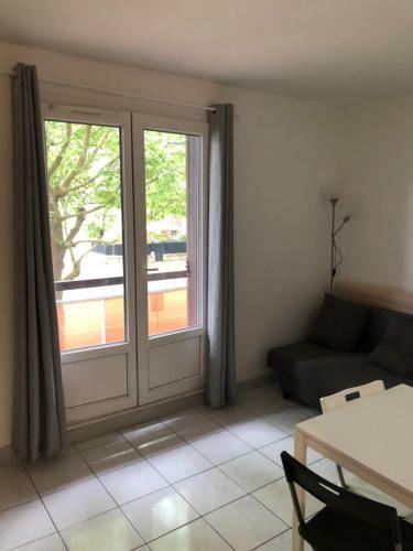 Studio Apartment Near To Paris