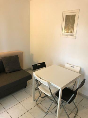 Studio Apartment Near To Paris