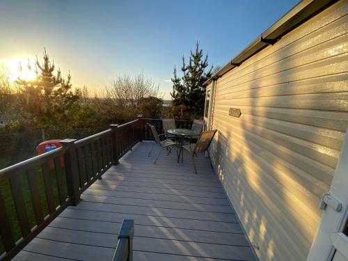 Lovely 2-bed Water Park Caravan Apartment