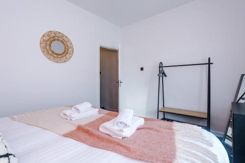 Rest&recharge @ Windsor House (2 Bedrooms, 4 Beds, Free Parking)