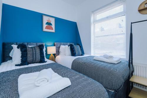 Rest&recharge @ Windsor House (2 Bedrooms, 4 Beds, Free Parking)