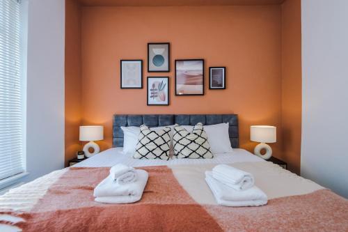 Rest&recharge @ Windsor House (2 Bedrooms, 4 Beds, Free Parking)