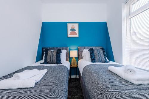 Rest&recharge @ Windsor House (2 Bedrooms, 4 Beds, Free Parking)