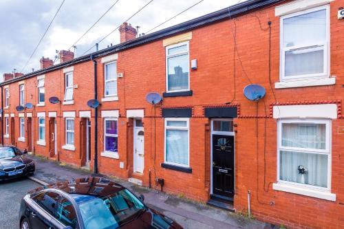 Rest&recharge @ Windsor House (2 Bedrooms, 4 Beds, Free Parking)