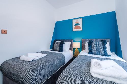 Rest&recharge @ Windsor House (2 Bedrooms, 4 Beds, Free Parking)