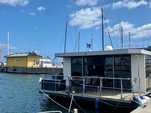 Apartamento Hausboot Ferienhaus Captains Boat
