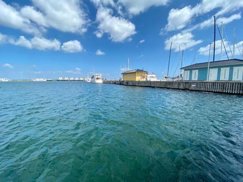 Apartamento Hausboot Ferienhaus Captains Boat