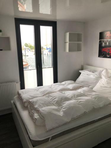 Apartamento Hausboot Ferienhaus Captains Boat