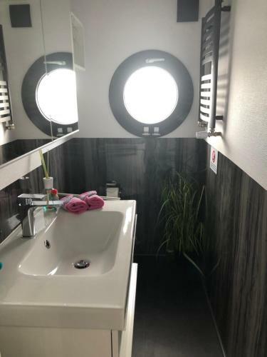 Apartamento Hausboot Ferienhaus Captains Boat