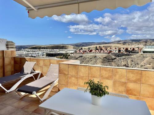 Apartment In Mogan With Pool And Sea Views