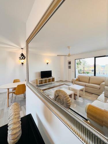 Renovated Apartment With Sea Views And Pool 400m From Beach