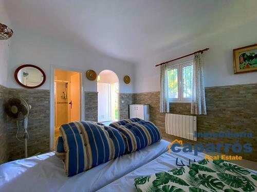 Chalet Con Piscina En Moj�car Playa