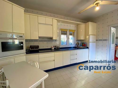 Chalet Con Piscina En Moj�car Playa