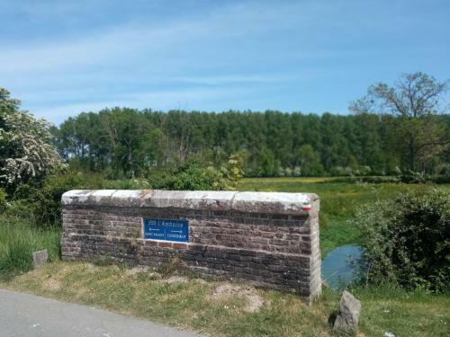 G�te Du Bois Des Bruy�res