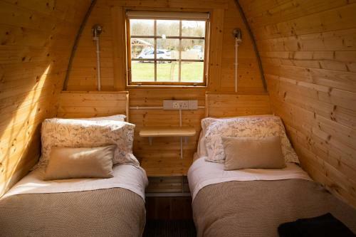 Cosy Pod-cabin Near Beautiful Landscape In Omagh