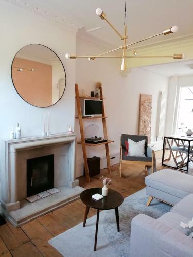 Unique City Centre House With Log Burner & Courtyard