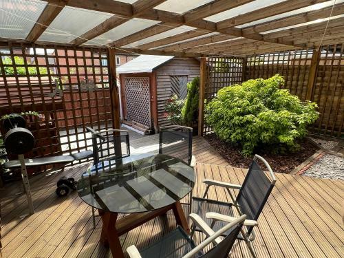 Simply Stunning 3 Bedroom Home With Parking Space