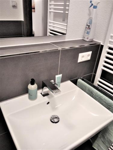 Hostal Sroom Stuttgart Flughafen Messe