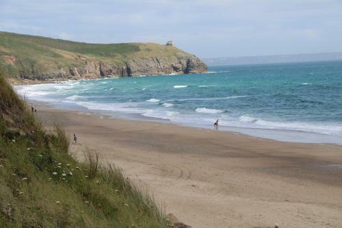 3 Praa Cove