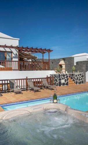 Villa Sea Breeze Ocean View