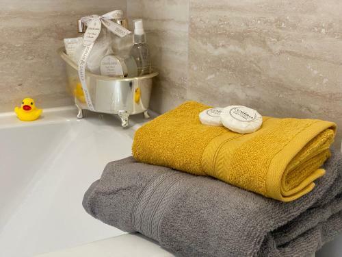 Luxury Apartment Ideal For Families & 2 Parking Spaces By Srk Accommodation