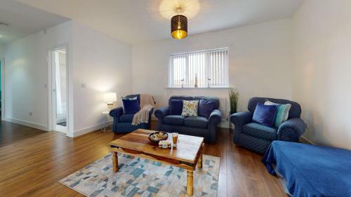 Luxury Apartment Ideal For Families & 2 Parking Spaces By Srk Accommodation