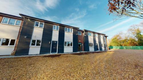 Luxury Apartment Ideal For Families & 2 Parking Spaces By Srk Accommodation