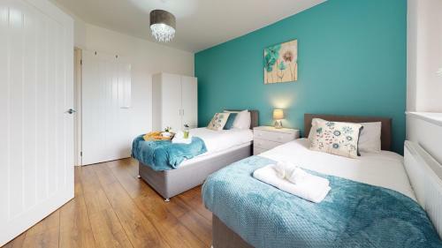 Luxury Apartment Ideal For Families & 2 Parking Spaces By Srk Accommodation