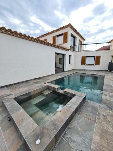 305 Villa De Standing Avec Piscine