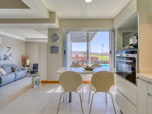 Amazing Villa With Private Heated Pool And Bbq