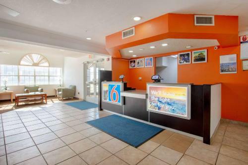 Hotel Motel 6 El Paso - Southeast