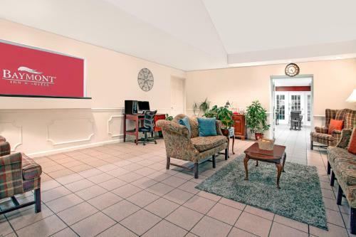 Hotel Baymont Inn & Suites