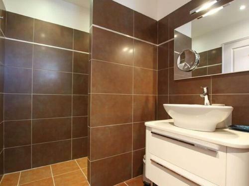 Spacious Holiday Home In Grimaud With Large Garden