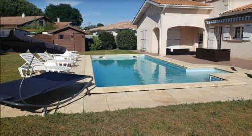 Villa 8 Personnes Avec Piscine