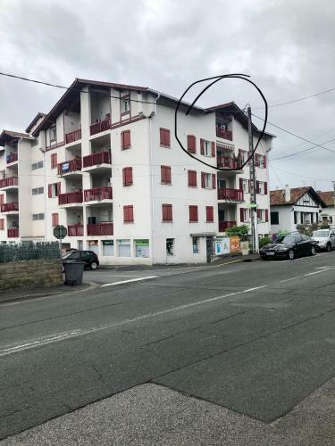 Apartamento Studio En F1 Bis, Proche Commodit�s Et Fronti�res.
