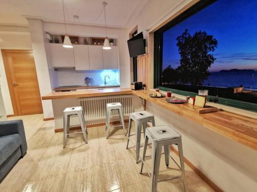 Espectacular Apartamento, A Pie De Playa En Samil.