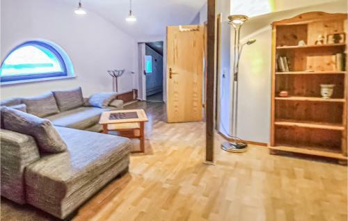 Nice Apartment In Ribnitz-damgarten With Wifi And 2 Bedrooms