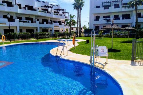 Luna Apartamento Con Terraza Jard�n Y Piscina Comunitaria