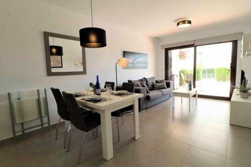 Luna Apartamento Con Terraza Jard�n Y Piscina Comunitaria
