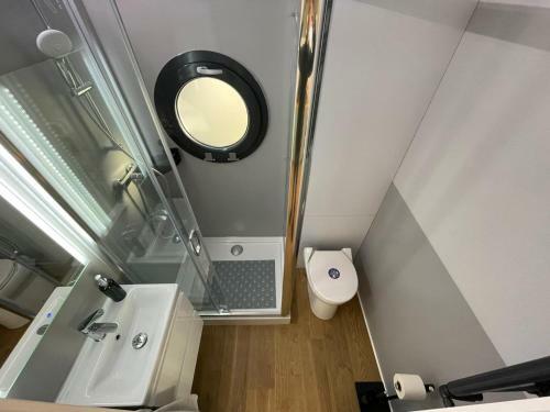 Leda Apart Ll Schwimmende Ferienwohnung