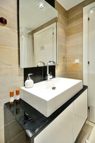 Aparthotel Polyastron Villas & Suites