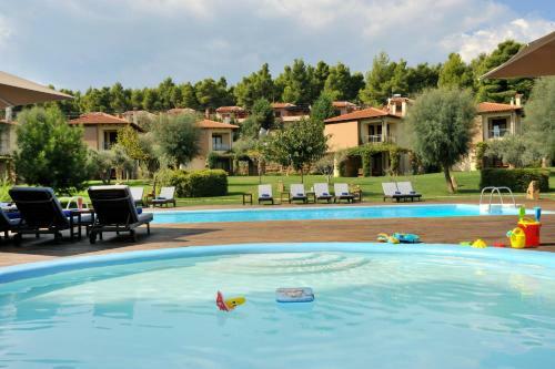 Aparthotel Polyastron Villas & Suites