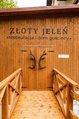 Hostal Z?oty Jele? - Restauracja I Dom Go?cinny