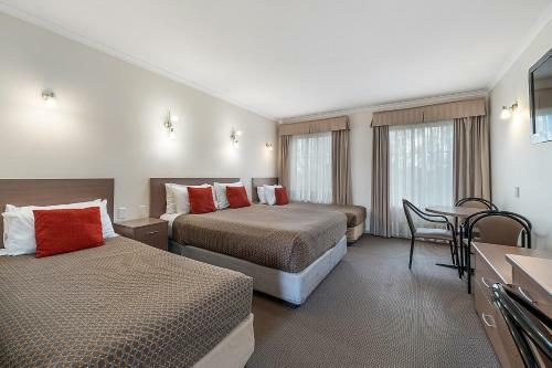 Heritage Motor Inn