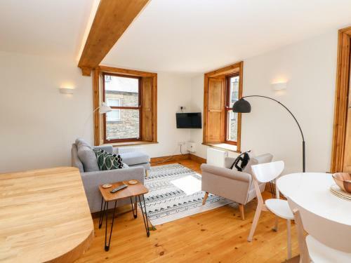 2 Chews Cottage